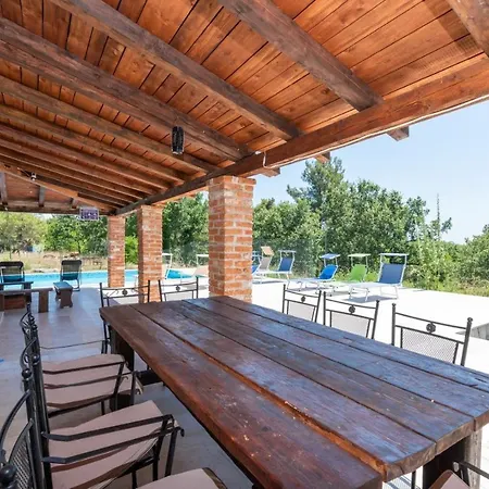 Caffe La Parenzana Villa *