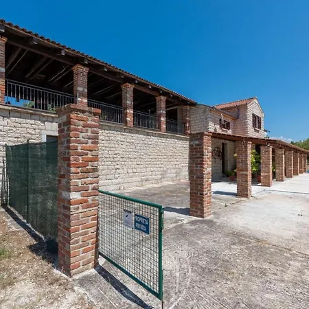 Caffe La Parenzana * Višnjan