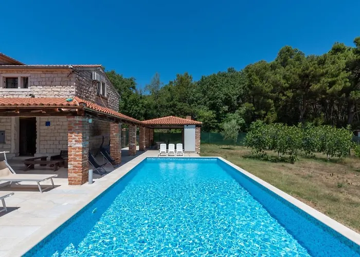 Caffe La Parenzana 빌라