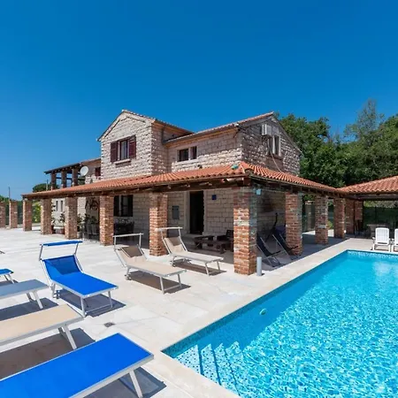 Caffe La Parenzana * Višnjan