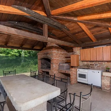 Caffe La Parenzana Villa