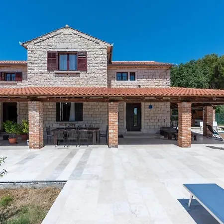 Caffe La Parenzana Villa Višnjan