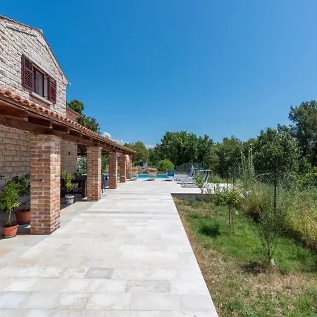 Caffe La Parenzana Villa Višnjan