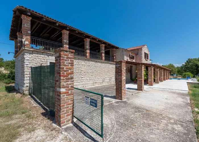 Caffe La Parenzana * Višnjan