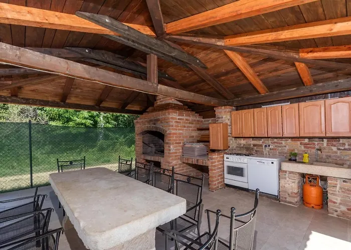 Caffe La Parenzana Villa